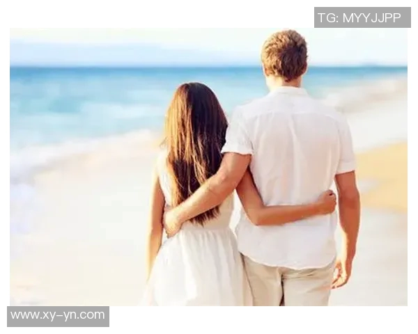 世界足球明星与女友的浪漫故事揭秘与甜蜜瞬间分享