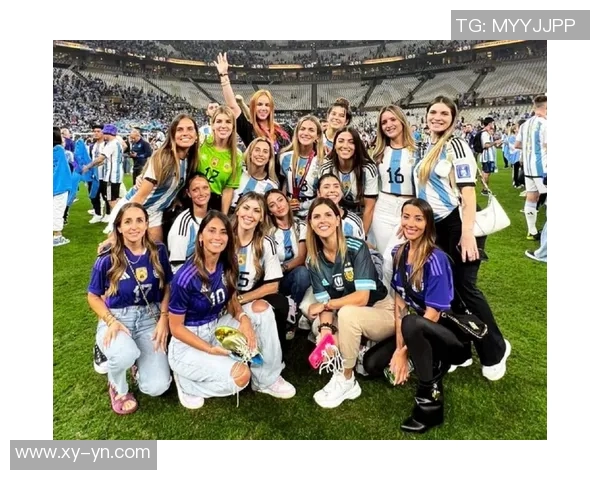 足球明星与美丽妻子共谱爱情篇章谁才是最美的足球太太